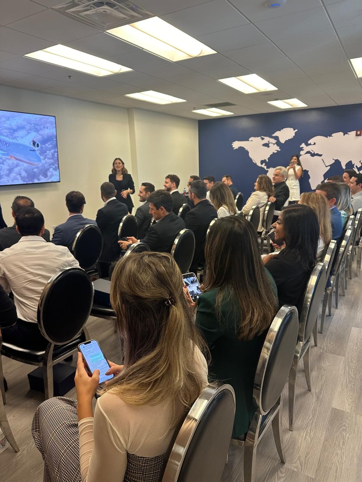 Head Oversea presence — sessions and operations across markets